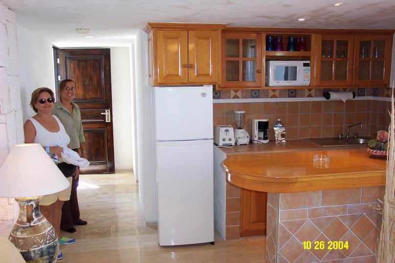 042 Kitchenette at Avalon Bay.JPG