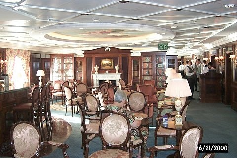 Bar and lounge at Club restaurant