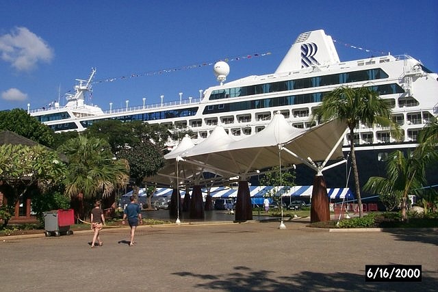 R3 docked at Papeete